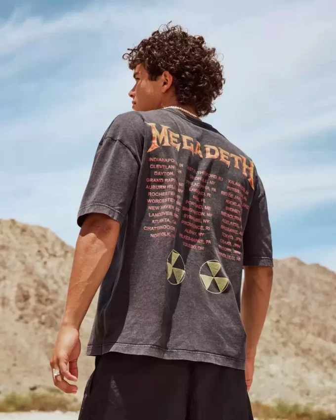 Γραφικό μπλουζάκι Boxy Megadeth Tour Γραφικό μπλουζάκι Boxy Megadeth Tour