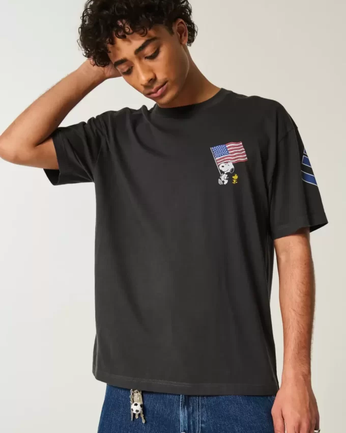 Boxy Snoopy USA Graphic Tee Boxy Snoopy USA Graphic Tee