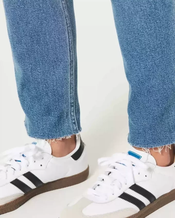 Curvy Ultra High Ripped Medium Wash Mom Jeans