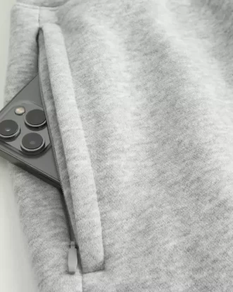 Χαλαρό Fleece Σορτς στο μέσο του μηρού Χαλαρό Fleece Σορτς στο μέσο του μηρού