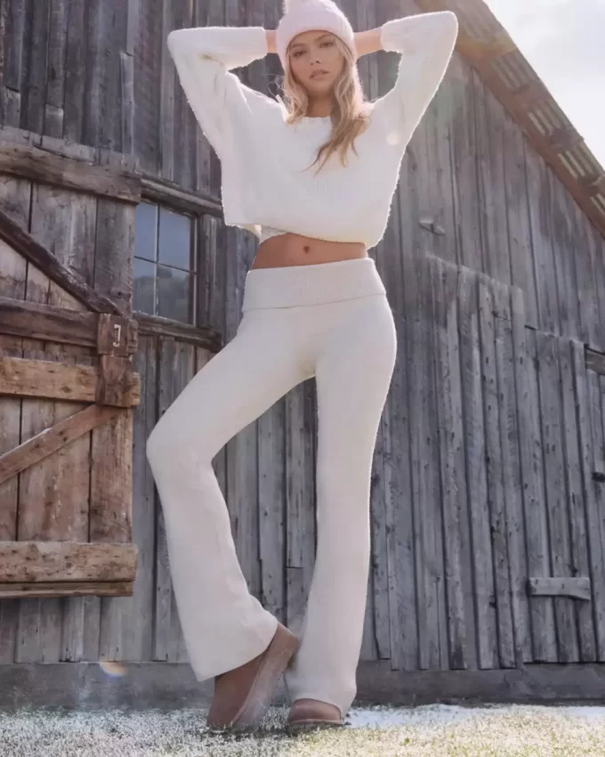 Πουλόβερ Gilly Hicks με πλεκτό Foldover Waist Flare Pants Πουλόβερ Gilly Hicks με πλεκτό Foldover Waist Flare Pants
