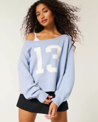 Γραφικό πουλόβερ Hollister Comfy Cloud Easy Off-the-Shoulder Number