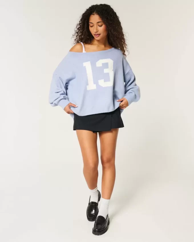 Γραφικό πουλόβερ Hollister Comfy Cloud Easy Off-the-Shoulder Number Γραφικό πουλόβερ Hollister Comfy Cloud Easy Off-the-Shoulder Number
