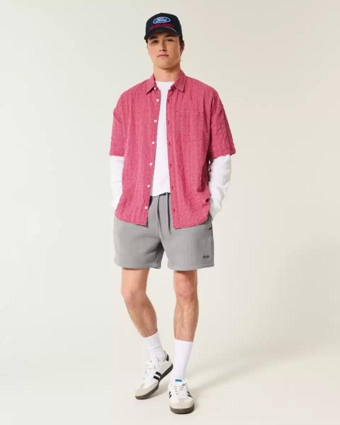 Φαρδύ σορτς Hollister Feel Good Fleece στο μέσο του μηρού Φαρδύ σορτς Hollister Feel Good Fleece στο μέσο του μηρού