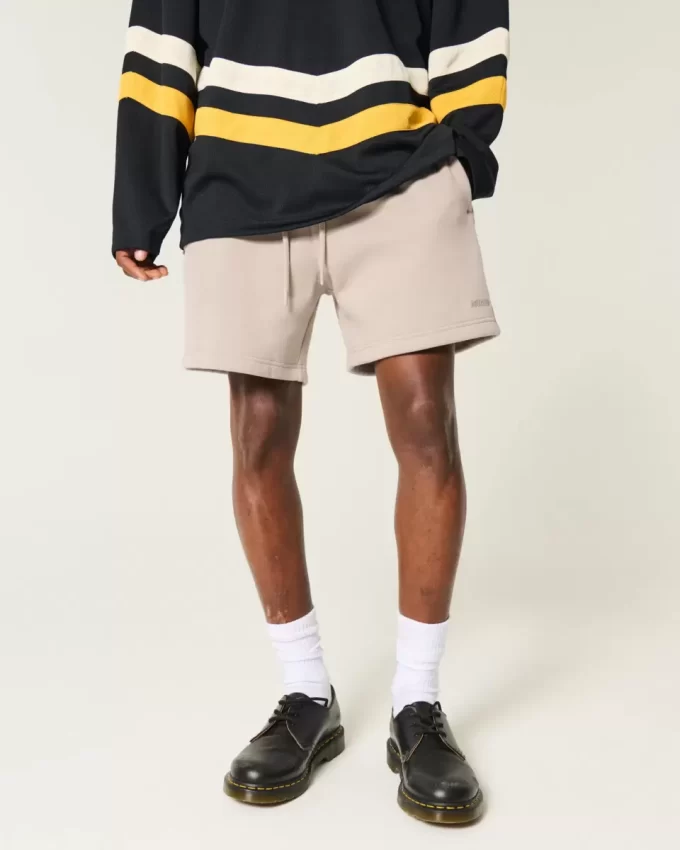 Φαρδύ σορτς Hollister Feel Good Fleece στο μέσο του μηρού Φαρδύ σορτς Hollister Feel Good Fleece στο μέσο του μηρού