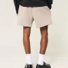 Φαρδύ σορτς Hollister Feel Good Fleece στο μέσο του μηρού Φαρδύ σορτς Hollister Feel Good Fleece στο μέσο του μηρού
