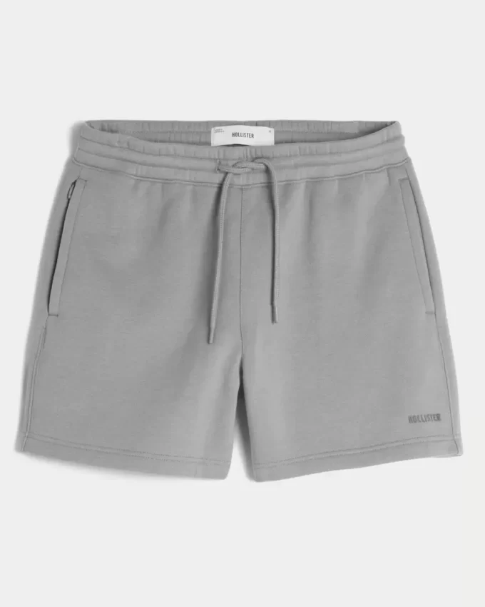 Φαρδύ σορτς Hollister Feel Good Fleece στο μέσο του μηρού Φαρδύ σορτς Hollister Feel Good Fleece στο μέσο του μηρού