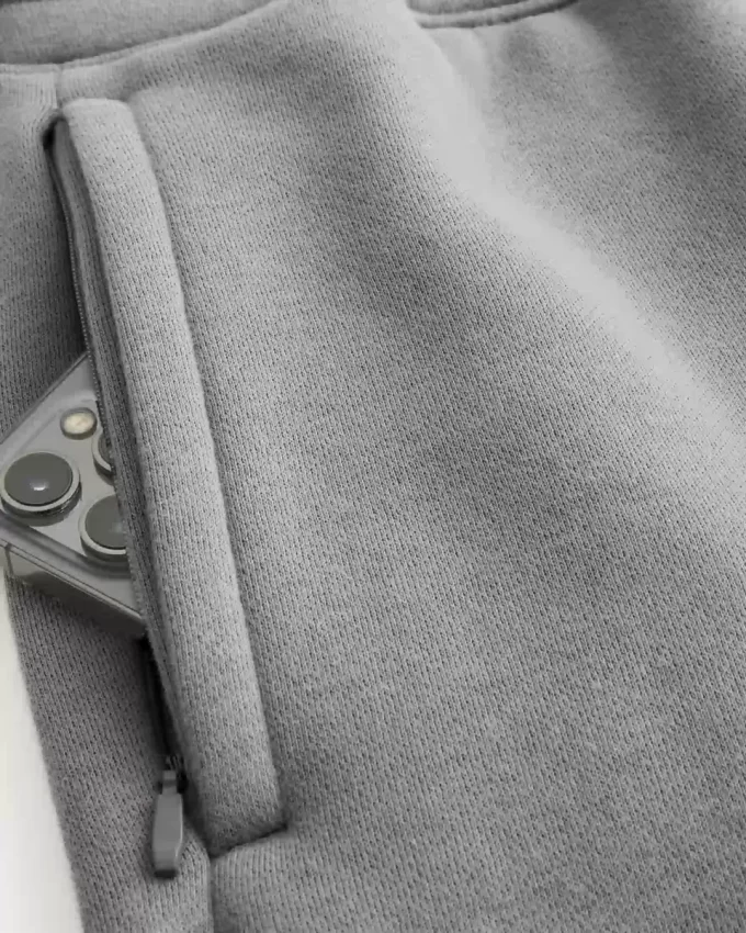 Φαρδύ σορτς Hollister Feel Good Fleece στο μέσο του μηρού Φαρδύ σορτς Hollister Feel Good Fleece στο μέσο του μηρού