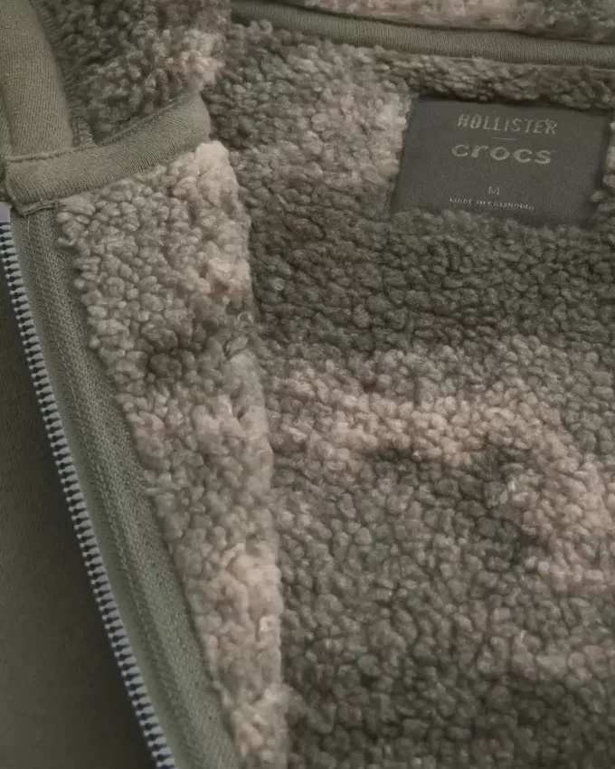 Hollister x Crocs Sherpa-Lined Zip-Up Hoodie Hollister x Crocs Sherpa-Lined Zip-Up Hoodie