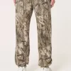 Χαλαροί Joggers με λογότυπο Fleece Χαλαροί Joggers με λογότυπο Fleece