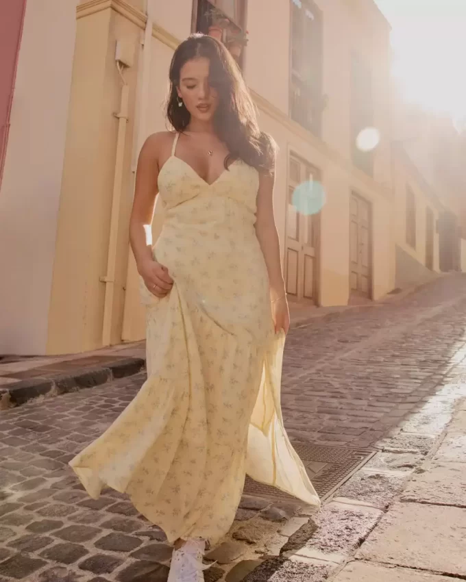Maxi φόρεμα με ανοιχτή πλάτη Maxi φόρεμα με ανοιχτή πλάτη