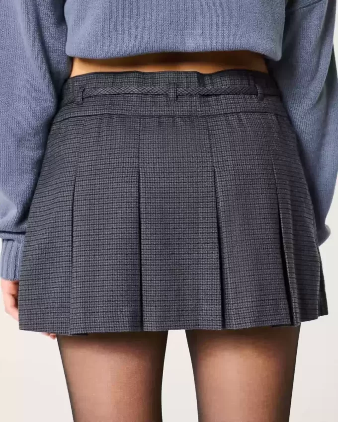 Ψηλόμεσο Mini Skort με πλισέ Ψηλόμεσο Mini Skort με πλισέ