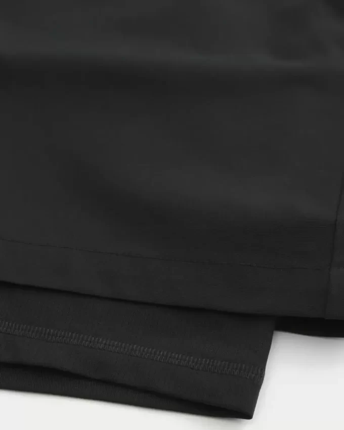 Υβριδικό ενεργό σορτς στο μέσο του μηρού Υβριδικό ενεργό σορτς στο μέσο του μηρού