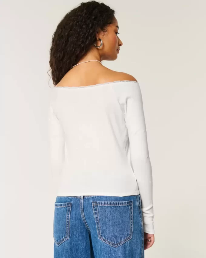 Γραφικό μπλουζάκι με δαντέλα Off-the-Shoulder Montauk Γραφικό μπλουζάκι με δαντέλα Off-the-Shoulder Montauk