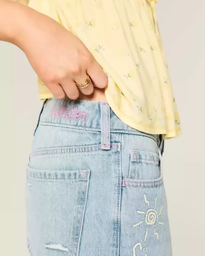 Χαμηλό ύψος Ripped Light Wash Graphic baggy τζιν